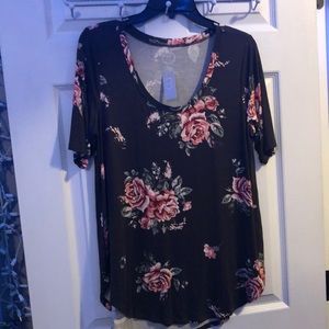 Brand new Maurices size medium T-shirt